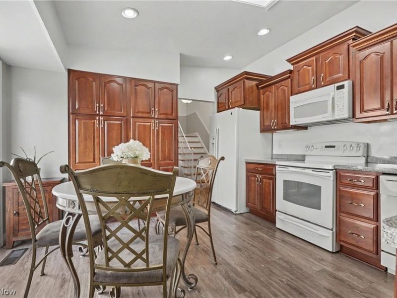 6360 Ramblewood Drive, Mentor, OH 44060 Photo 2