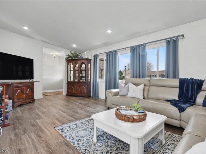 6360 Ramblewood Drive, Mentor, OH 44060 Photo 3