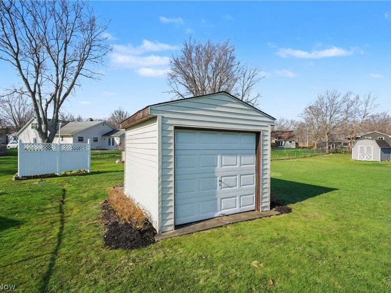 6360 Ramblewood Drive, Mentor, OH 44060 Photo 40