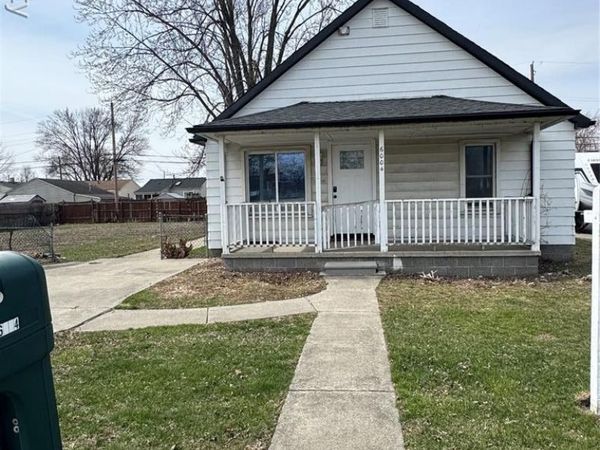 6004 Monroe Boulevard, Taylor, MI 48180