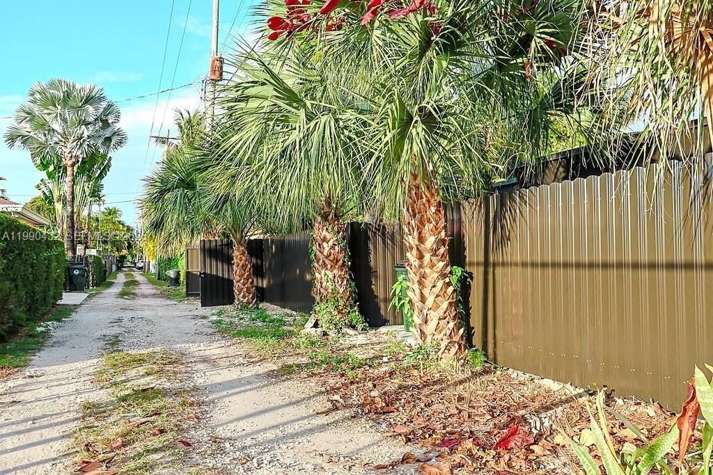 588 Palmetto Dr , Miami Springs, FL 33166 Photo