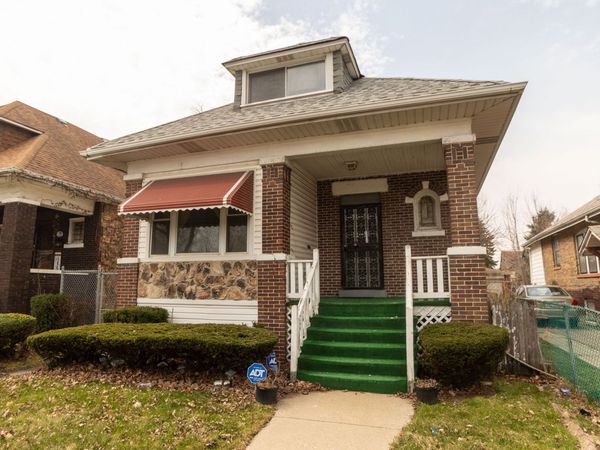 8018 S Bennett Avenue, Chicago, IL 60617