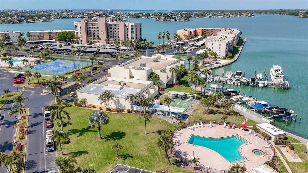 7425 Bay Island Drive S, Unit 105, South Pasadena, FL 33707 Photo