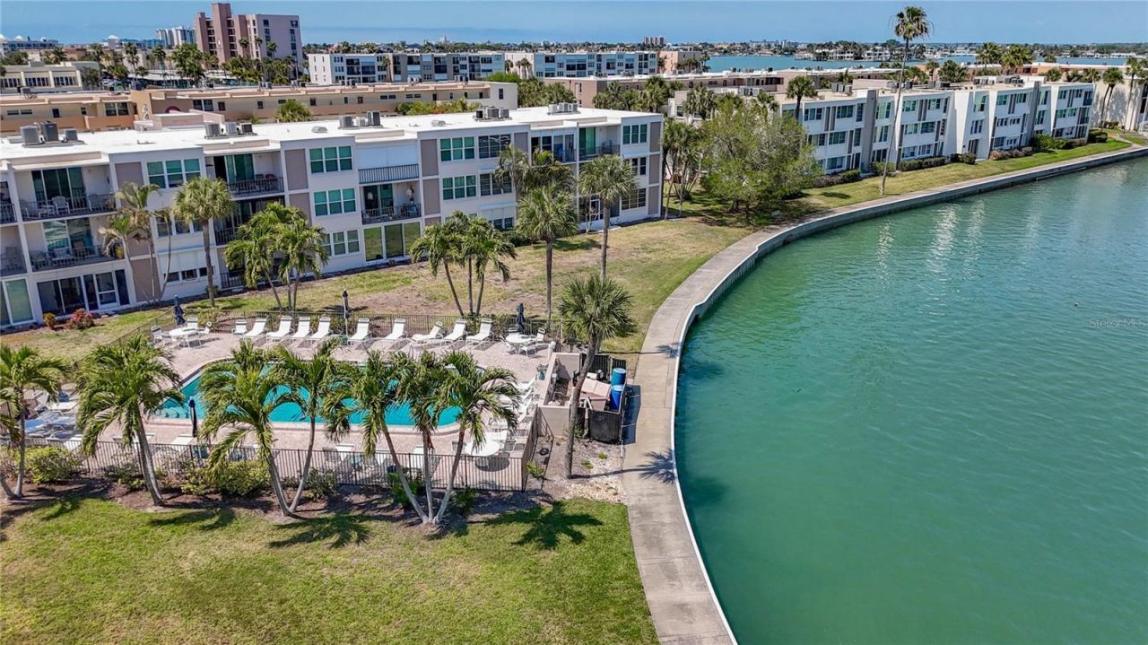 7425 Bay Island Drive S, Unit 105, South Pasadena, FL 33707 Photo
