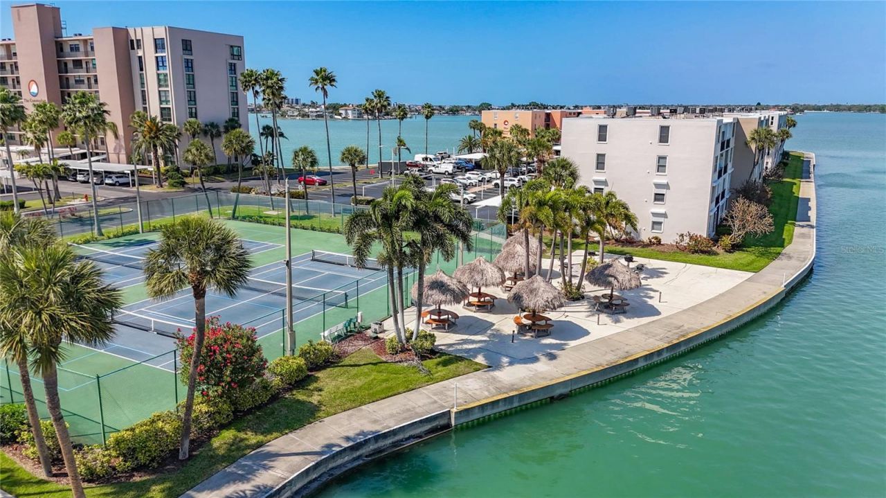 7425 Bay Island Drive S, Unit 105, South Pasadena, FL 33707 Photo