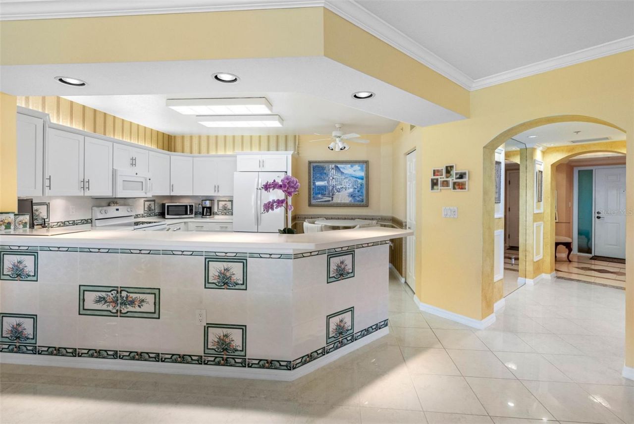 16750 Gulf Boulevard, Unit 414, North Redington Beach, FL 33708 Photo