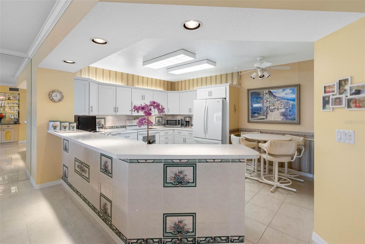 16750 Gulf Boulevard, Unit 414, North Redington Beach, FL 33708 Photo