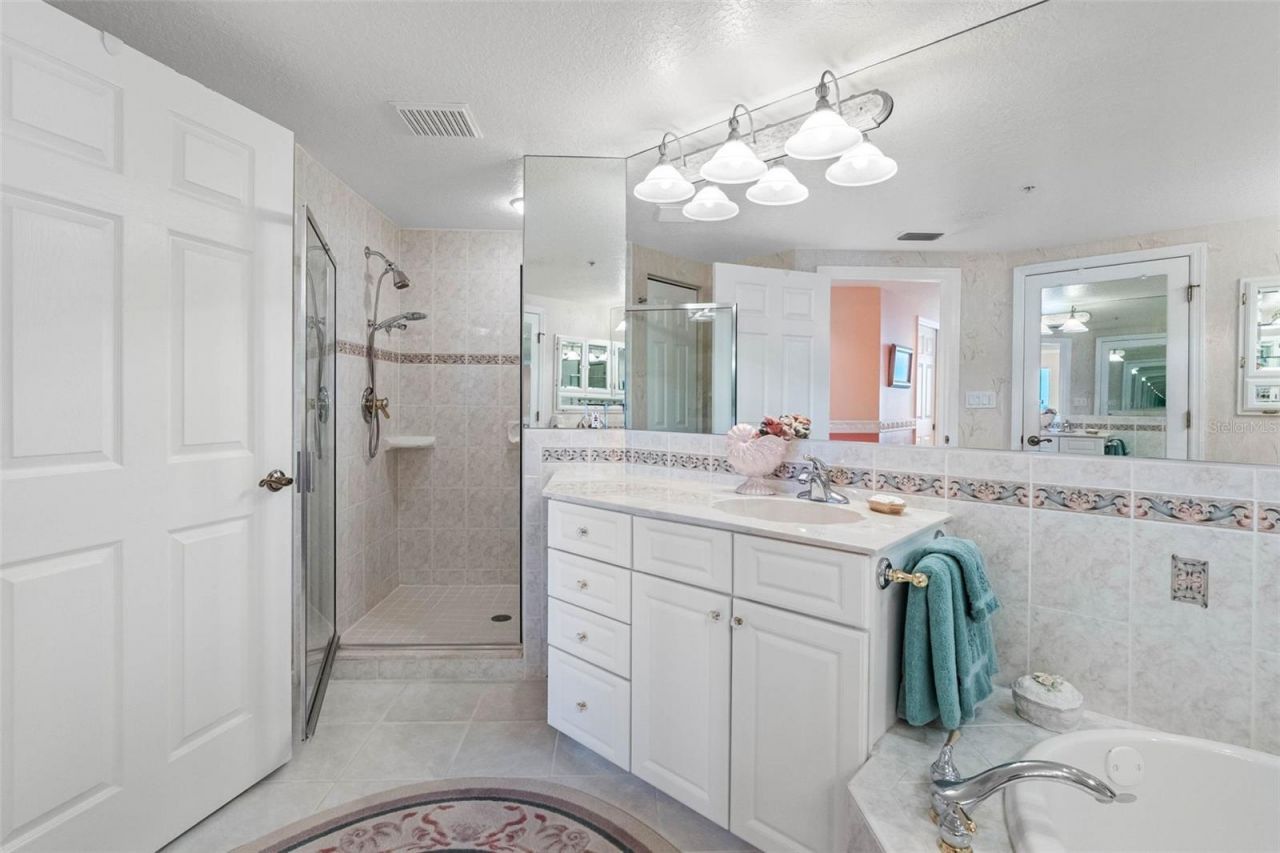 16750 Gulf Boulevard, Unit 414, North Redington Beach, FL 33708 Photo