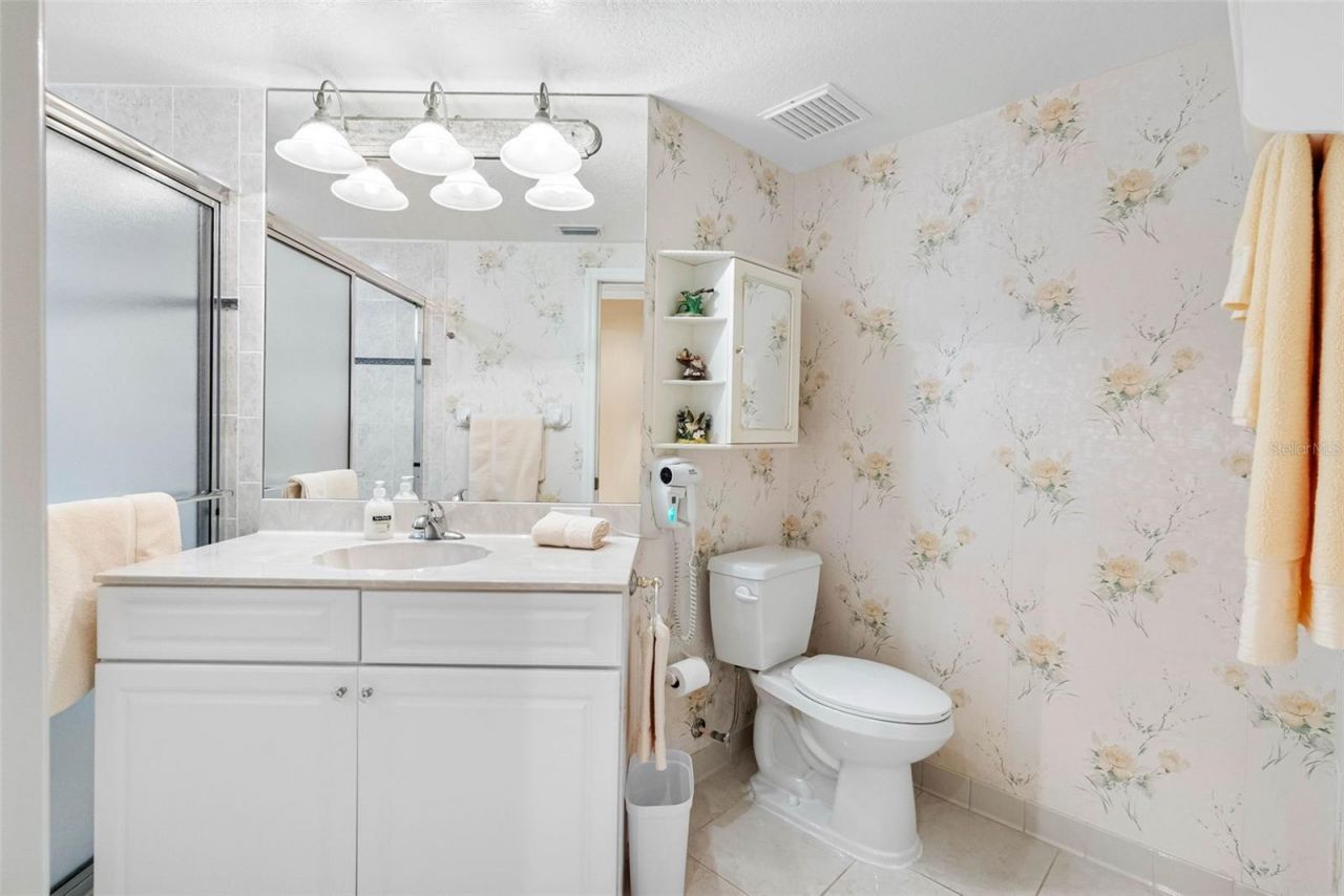 16750 Gulf Boulevard, Unit 414, North Redington Beach, FL 33708 Photo