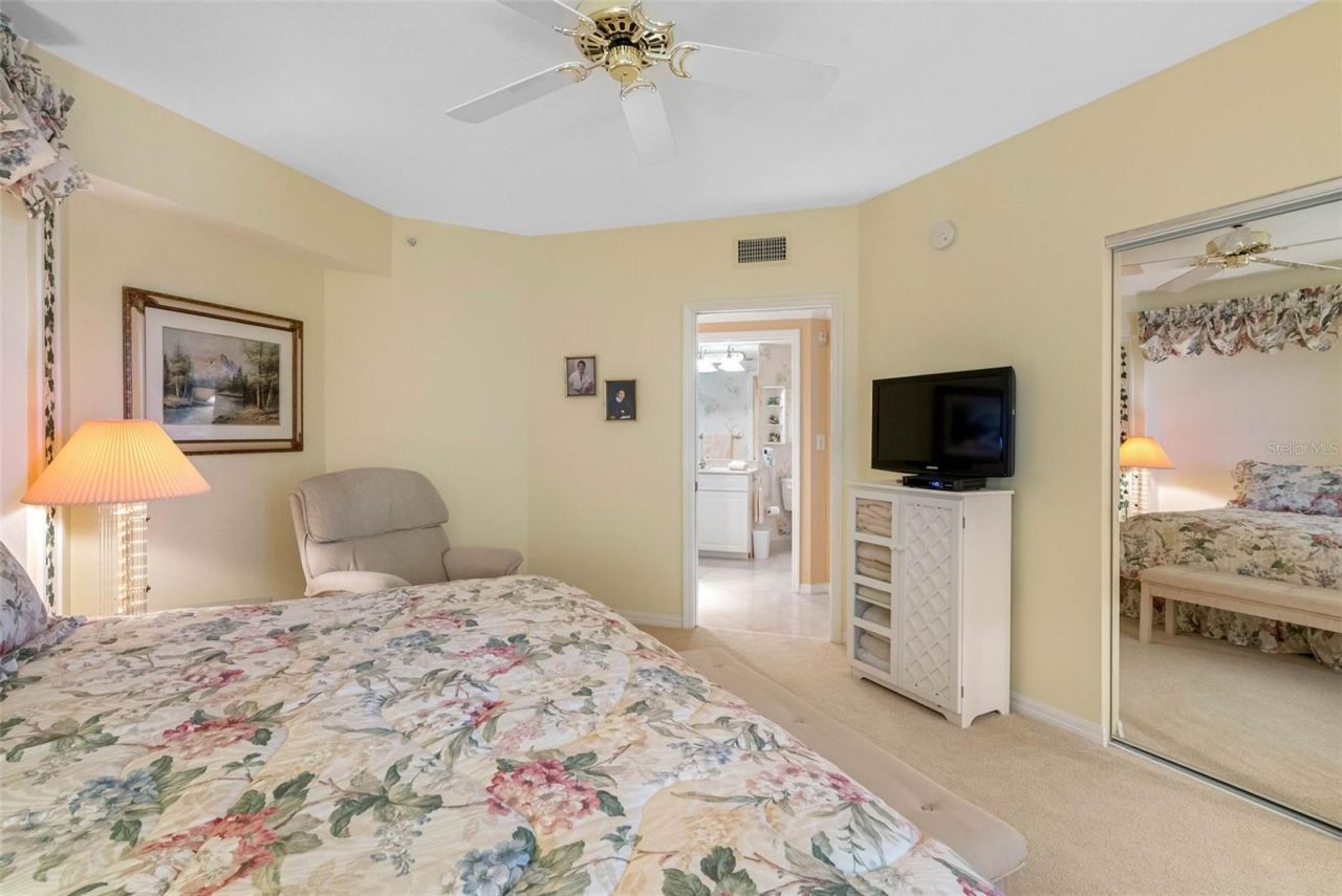 16750 Gulf Boulevard, Unit 414, North Redington Beach, FL 33708 Photo