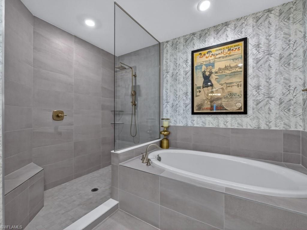 16371 Viansa Way, Unit 201, Naples, FL 34110 Photo