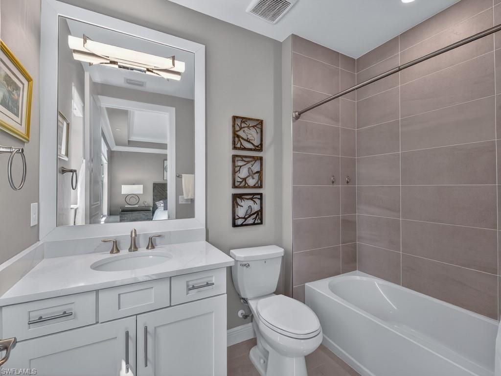 16371 Viansa Way, Unit 201, Naples, FL 34110 Photo