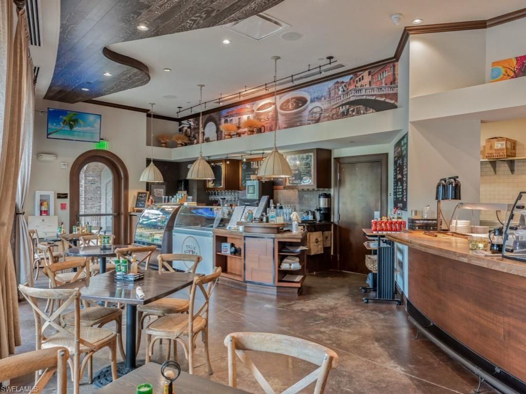 16371 Viansa Way, Unit 201, Naples, FL 34110 Photo