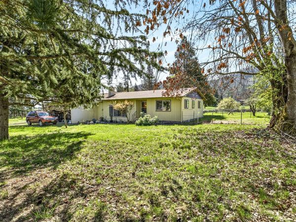 1971 Pioneer Road, Talent, OR 97540