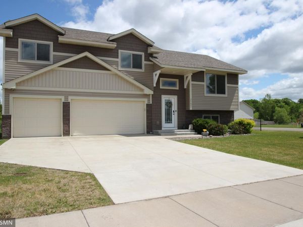 37621 Hawthorne Avenue, North Branch, MN 55056