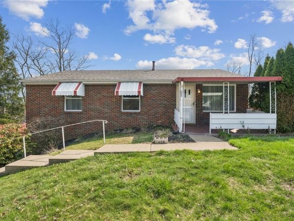 428 Crestview Dr, Pittsburgh, PA 15239