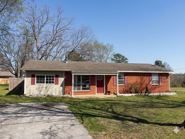 113 N Mill Street , Grove, OK 74344