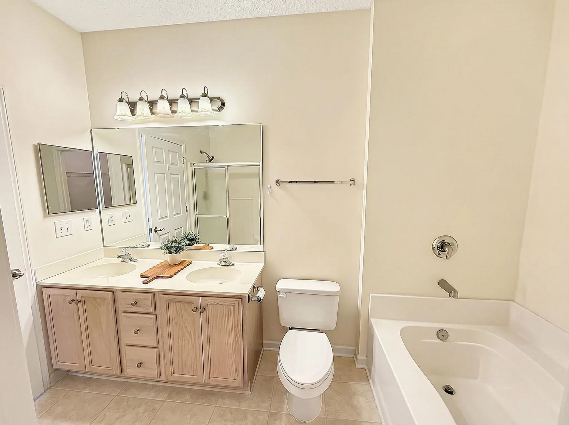 184-2 Red Rose Blvd. Photo 15