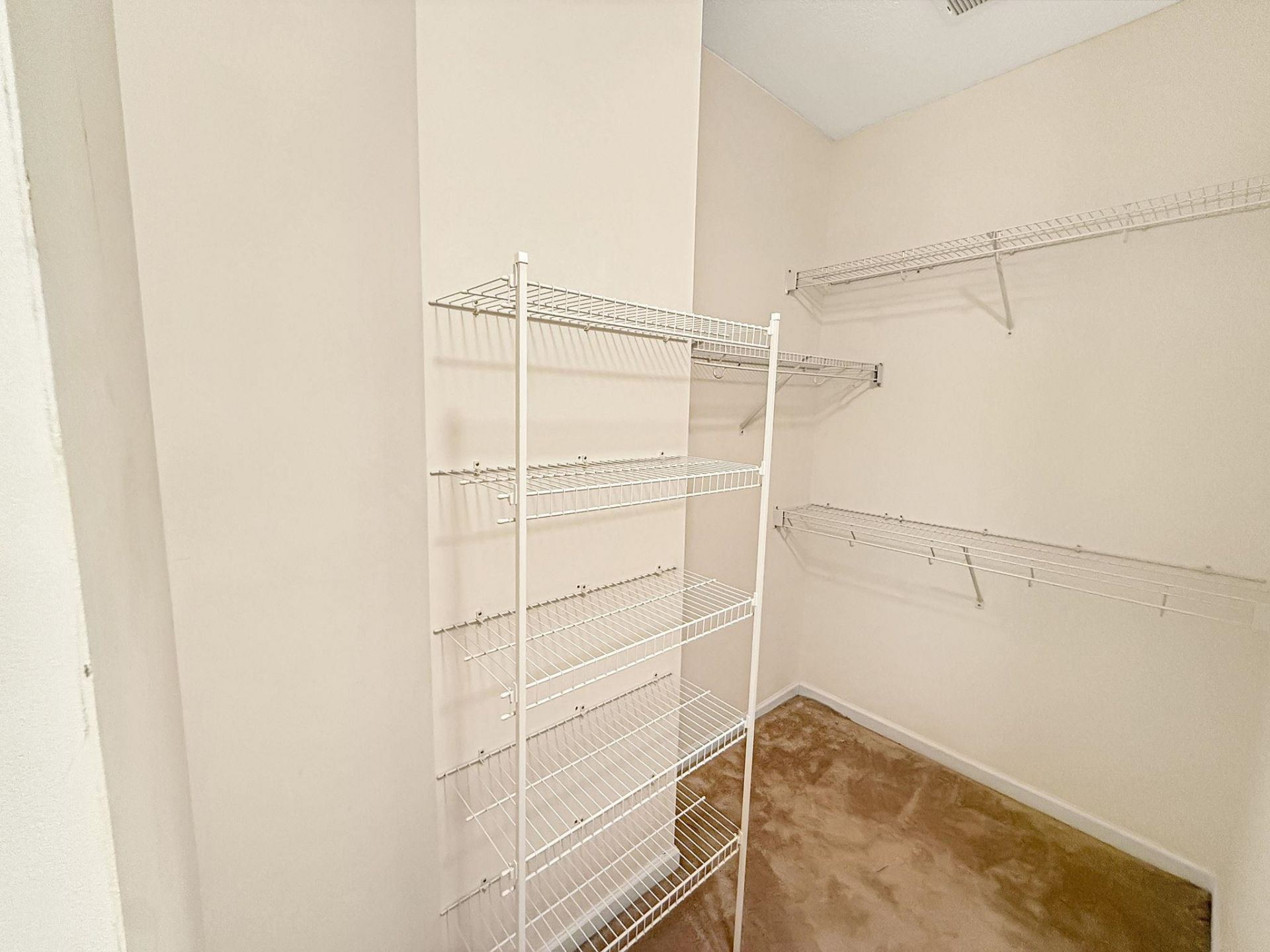 184-2 Red Rose Blvd. Photo 19