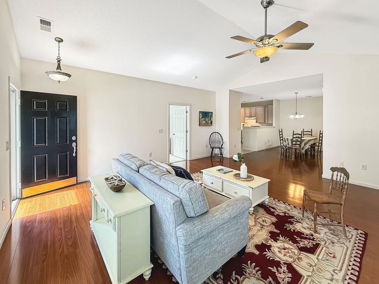 184-2 Red Rose Blvd. Photo 4