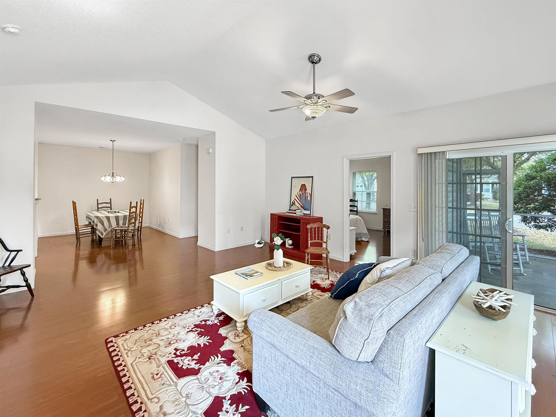 184-2 Red Rose Blvd. Photo 5