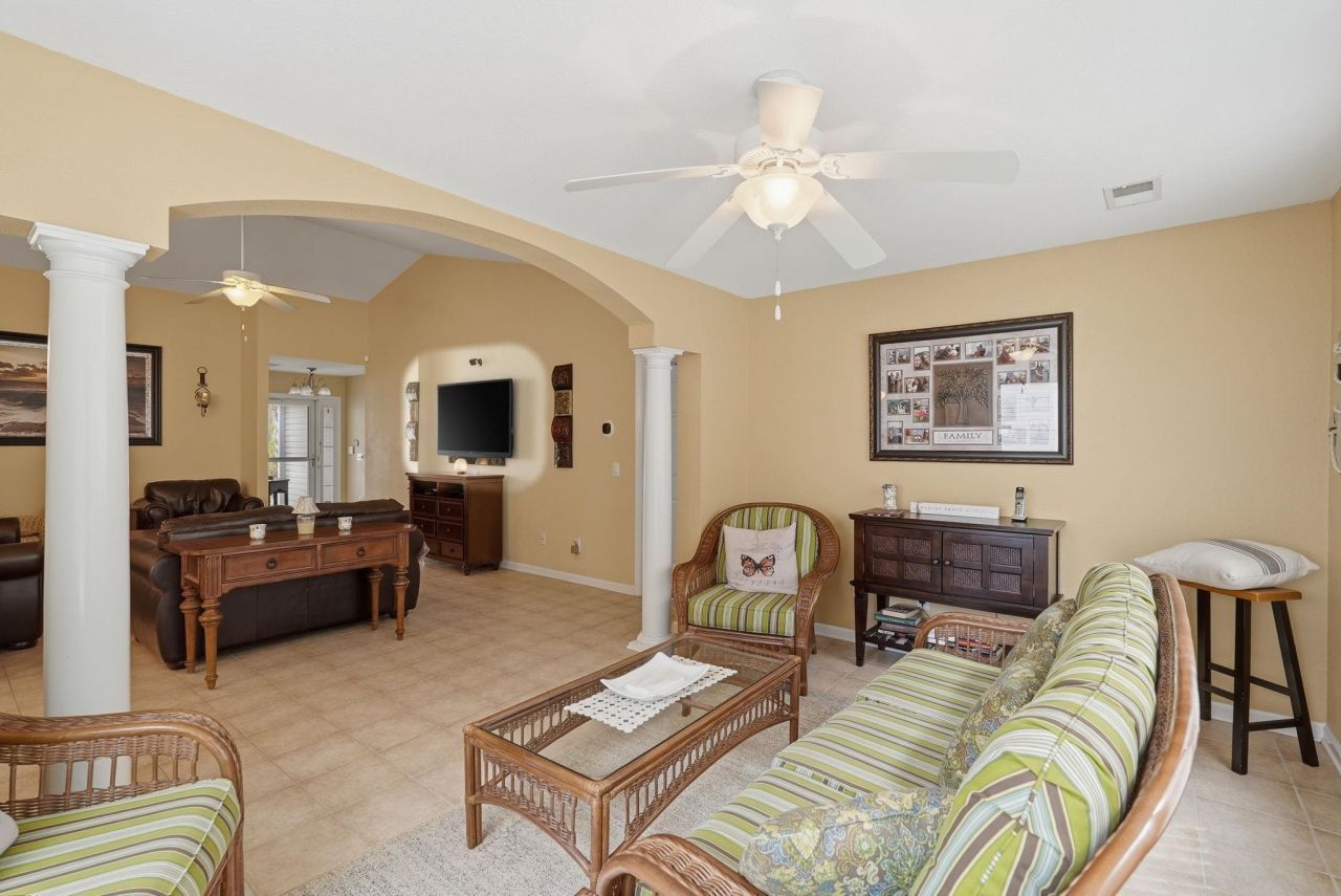 505 Crystalaire Rd. Photo 5