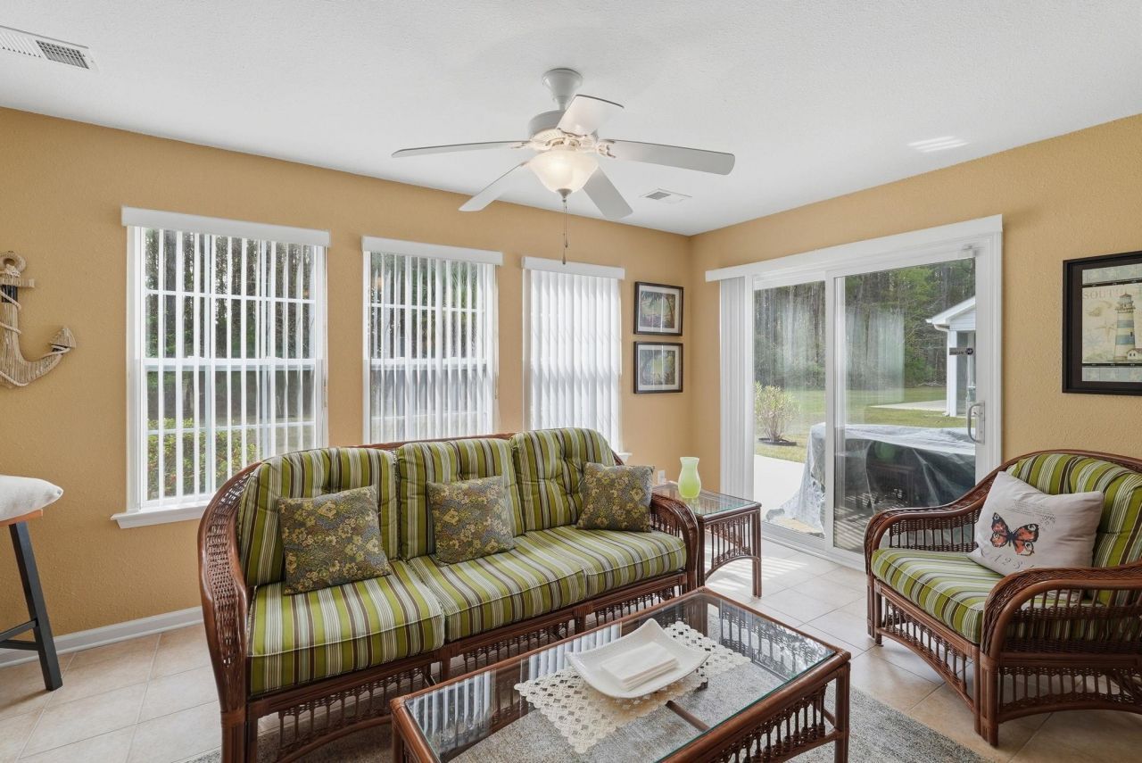 505 Crystalaire Rd. Photo 8