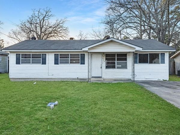 224 Shellwood Drive , Wake Village, TX 75501