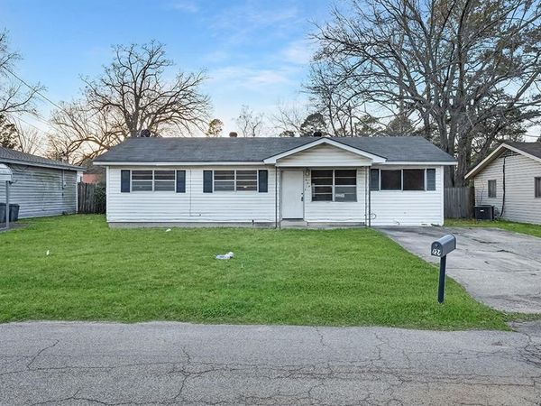 224 Shellwood Drive, Wake Village, TX 75501