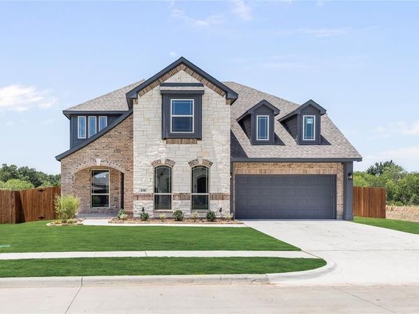 158 Creekside Drive, Sanger, TX 76266