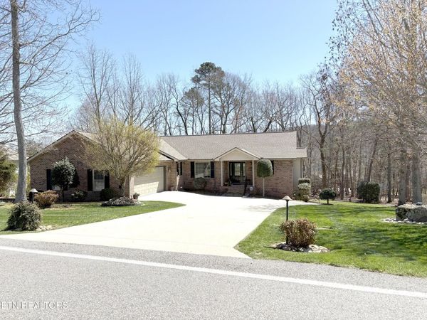 125 Mariners Dr Drive, Crossville, TN 38558
