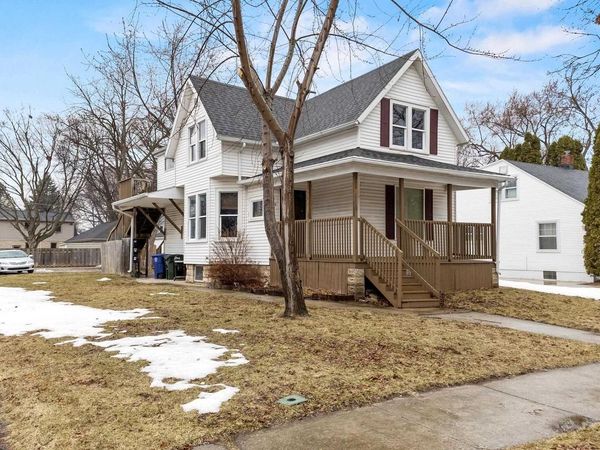 621 N HURON STREET, De Pere, WI 54115