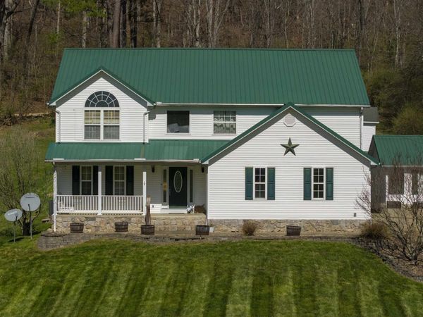 856 Hurricane Creek Road, Hurricane, WV 25526