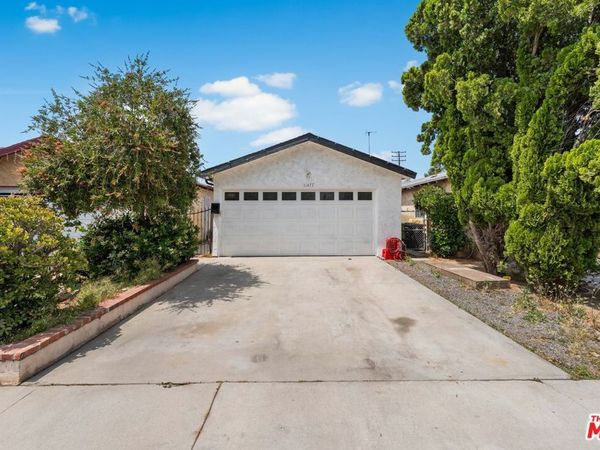 11477 Amboy Avenue, San Fernando, CA 91340