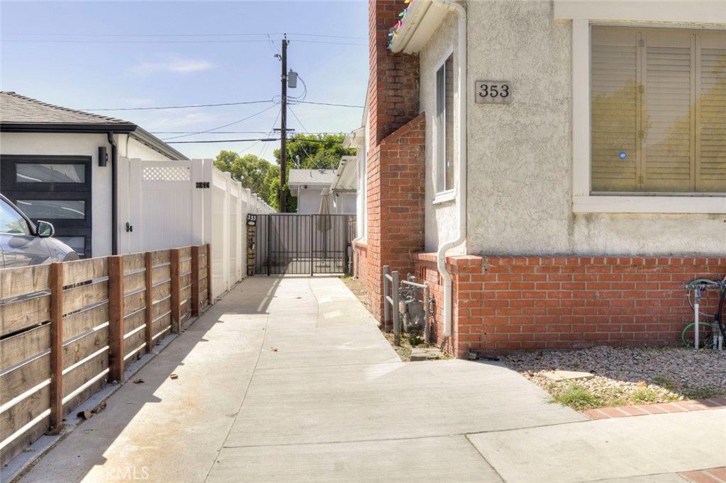 353 N Mariposa, Burbank, CA 91506 Main Photo