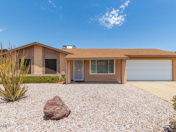 5252 W LUPINE Avenue, Glendale, AZ 85304