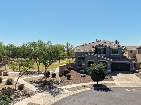 8751 W NICOLET Avenue, Glendale, AZ 85305