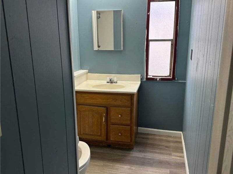 308 Bedford Avenue, Cambridge, OH 43725 Photo 12