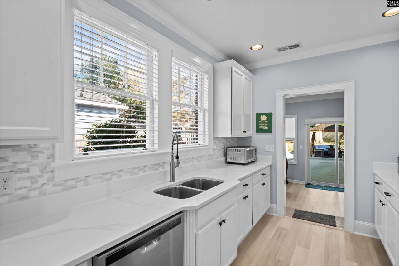 914 Sims Avenue  Photo 14