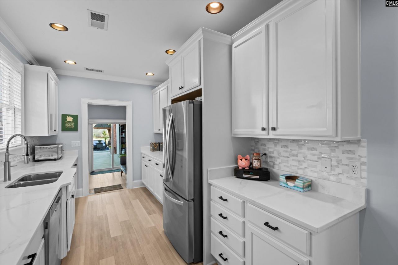 914 Sims Avenue  Photo 16