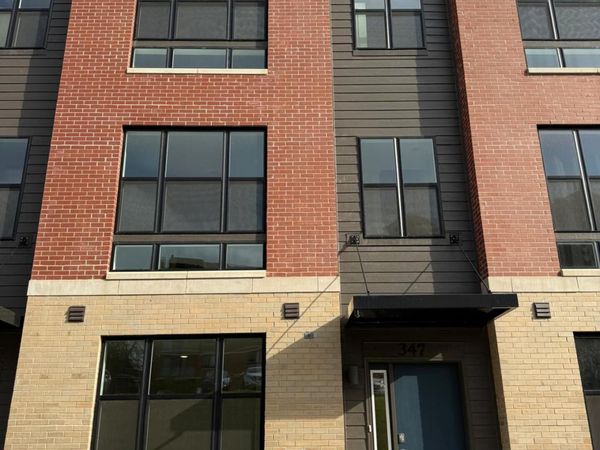 347 Summit Circle , Lombard, IL 60148