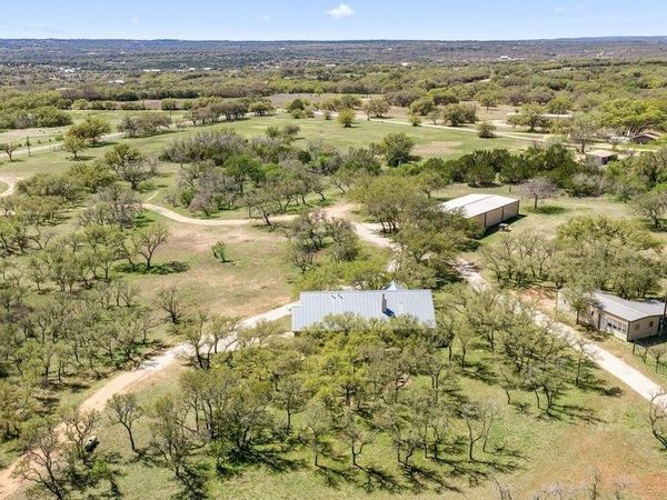 434 W Turner Ct, Johnson City, TX 78636