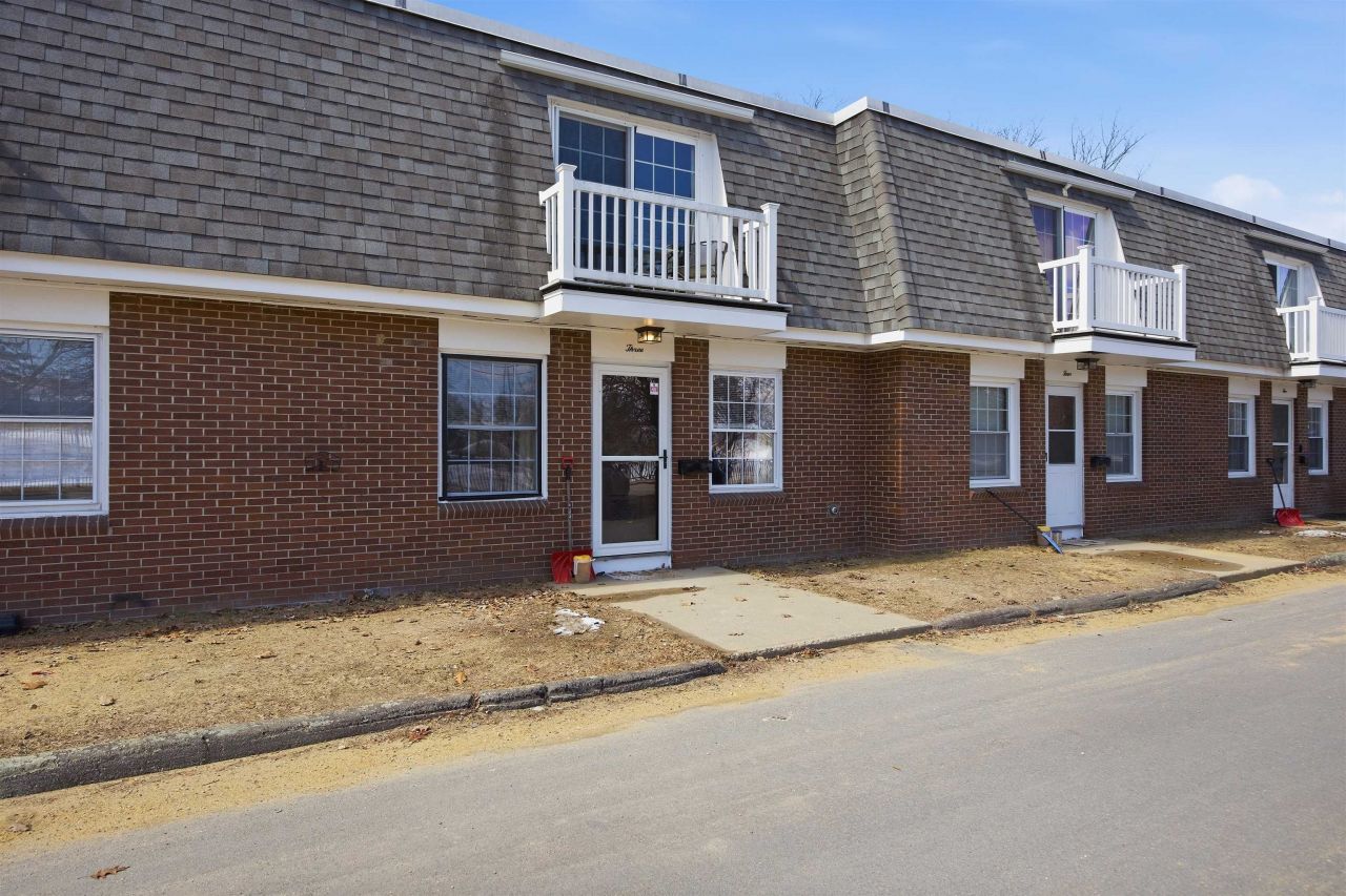 934 Main Street, Unit 3, Laconia, NH 03246 Main Photo