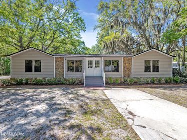 7942 MULHALL Drive, Jacksonville, FL 32216