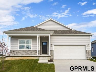 20450 Emiline Street , Gretna, NE 68028