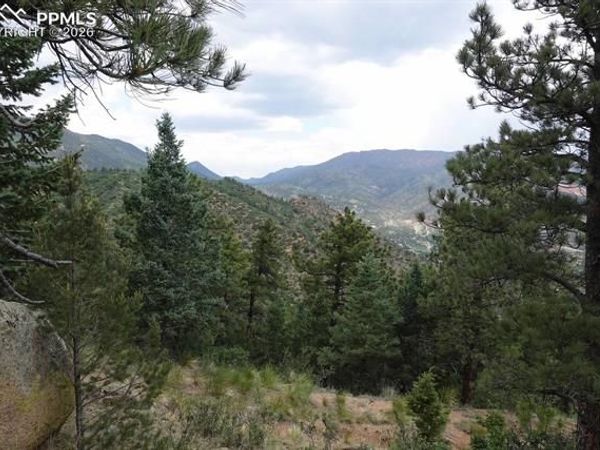 292 Sugarloaf Road, Manitou Springs, CO 80829
