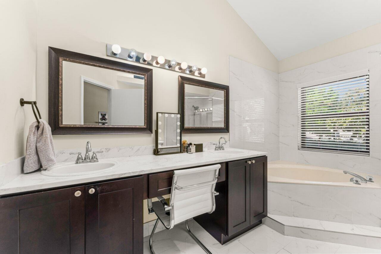 5698 Santiago Circle, Boca Raton, FL 33433 Photo