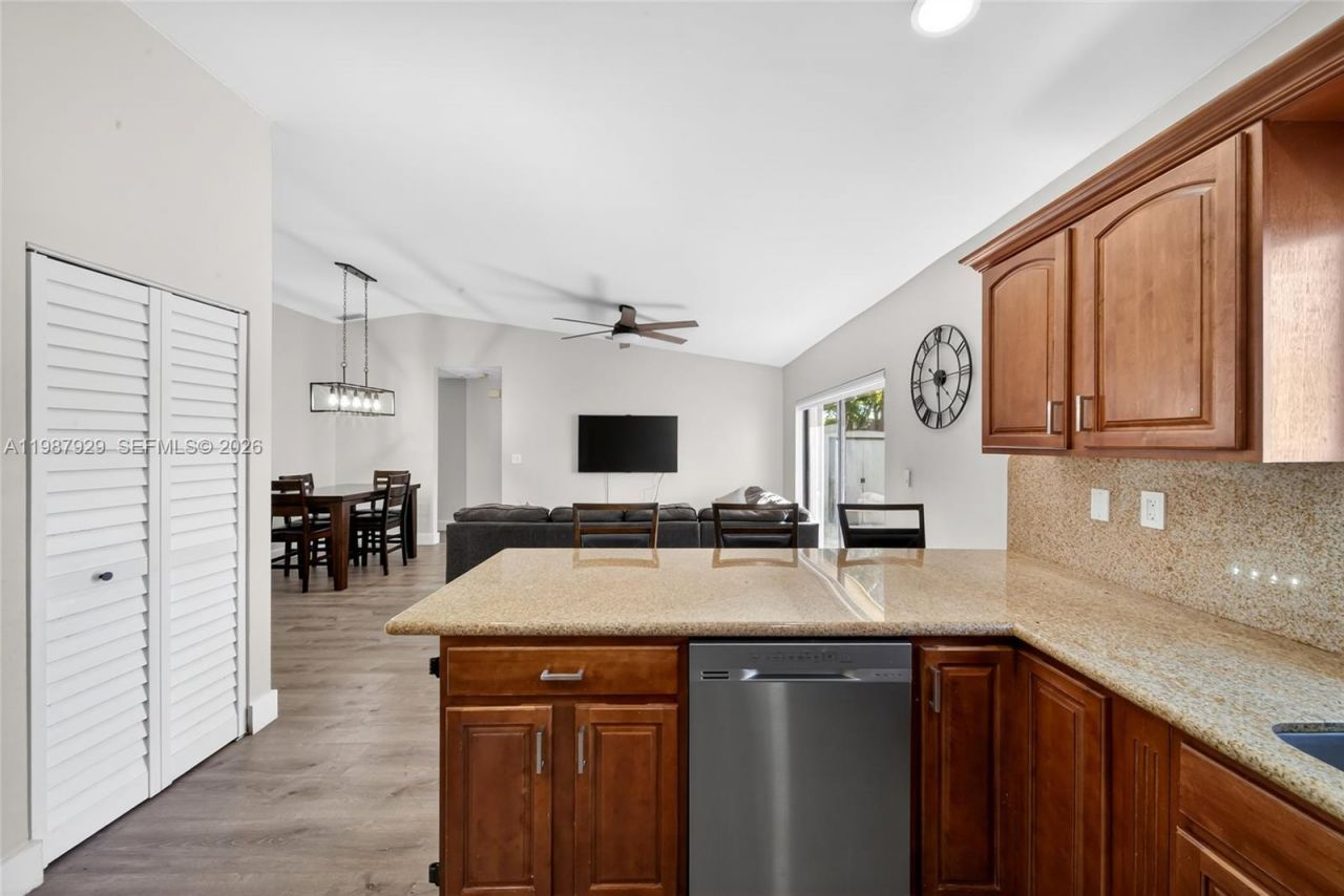 14446 SW 96th Ter, Miami, FL 33186 Photo