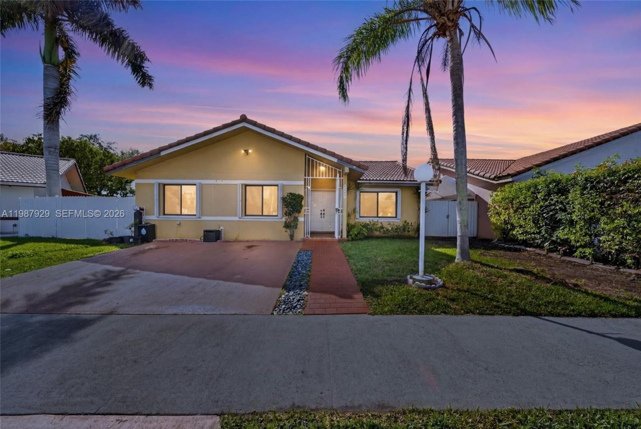 14446 SW 96th Ter, Miami, FL 33186 Photo