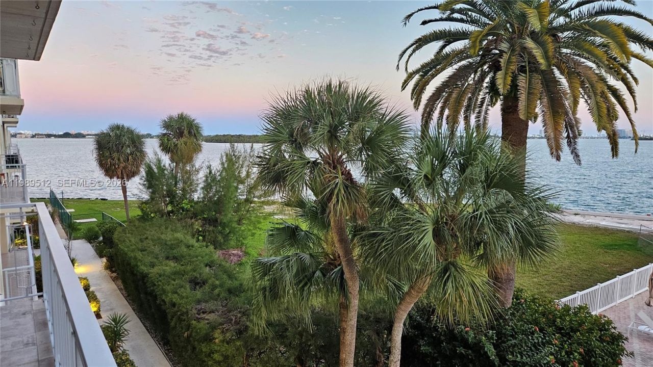 11111 Biscayne Blvd, Unit 3F, Miami, FL 33181 Photo